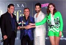 Salman Khan, Varun Dhawan & Ananya Pandey Felicitate Yogesh Lakhani For His Contribution