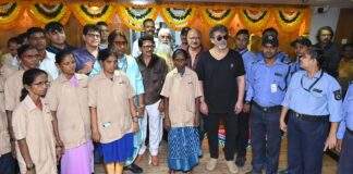 Ronnie Rodrigues brightens the Diwali of needy people !