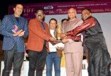 Maharashtra Governor, Ramesh Bais presented Best Director award to Sudheer Attavar for his film Mrityorma at 6th MWFIFF