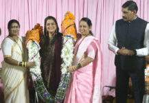 Actress Ekta Jain and Navi Mumbai Municipal Commissioner Kailash Shinde Attend Narali Poornima Celebration